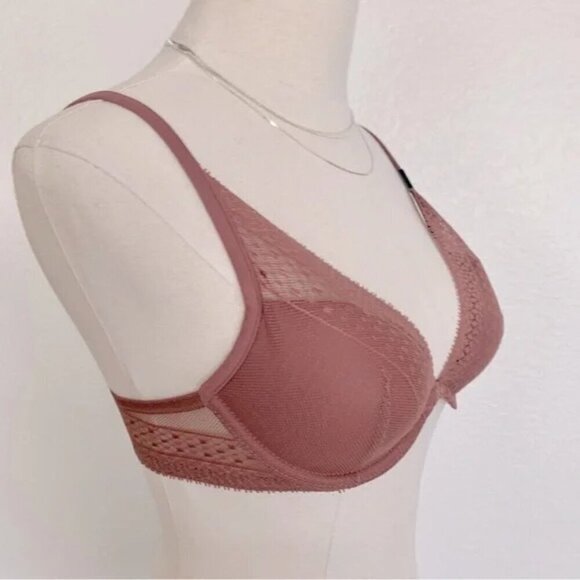 VS Vintage Rose Incredible Lightly-Lined Lace Plunge Bra - Picture 5 of 13